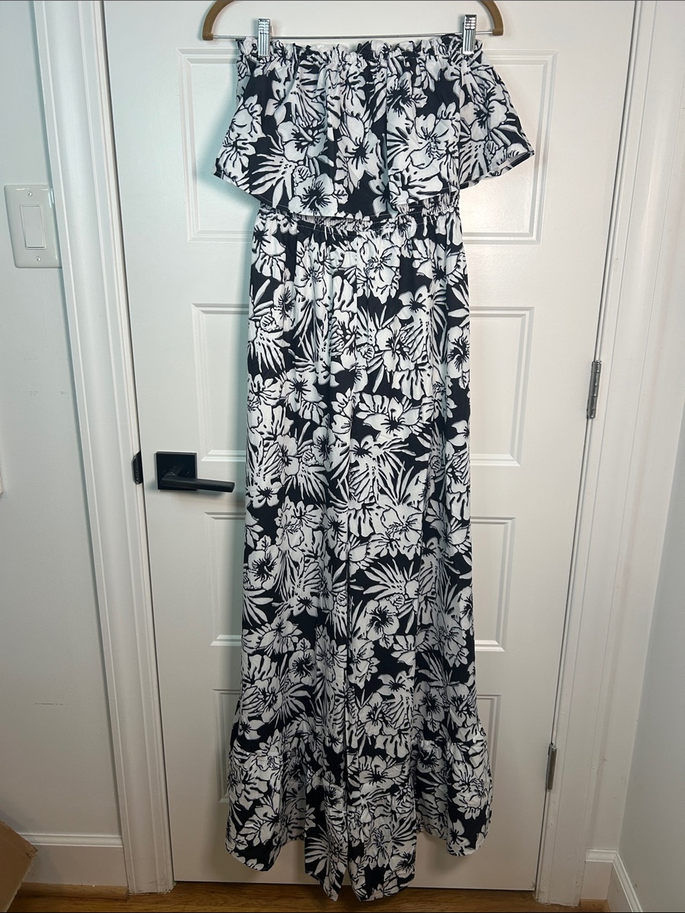 Prissy Duck Women's Black & White Printed Jumpsuit